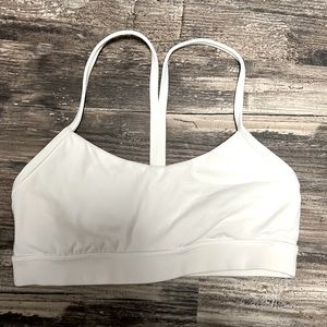 White Lululemon flow Y bra size 6!